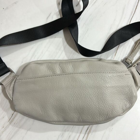 Aimee Kestenberg Gray Crossbody Bag - Picture 4 of 6